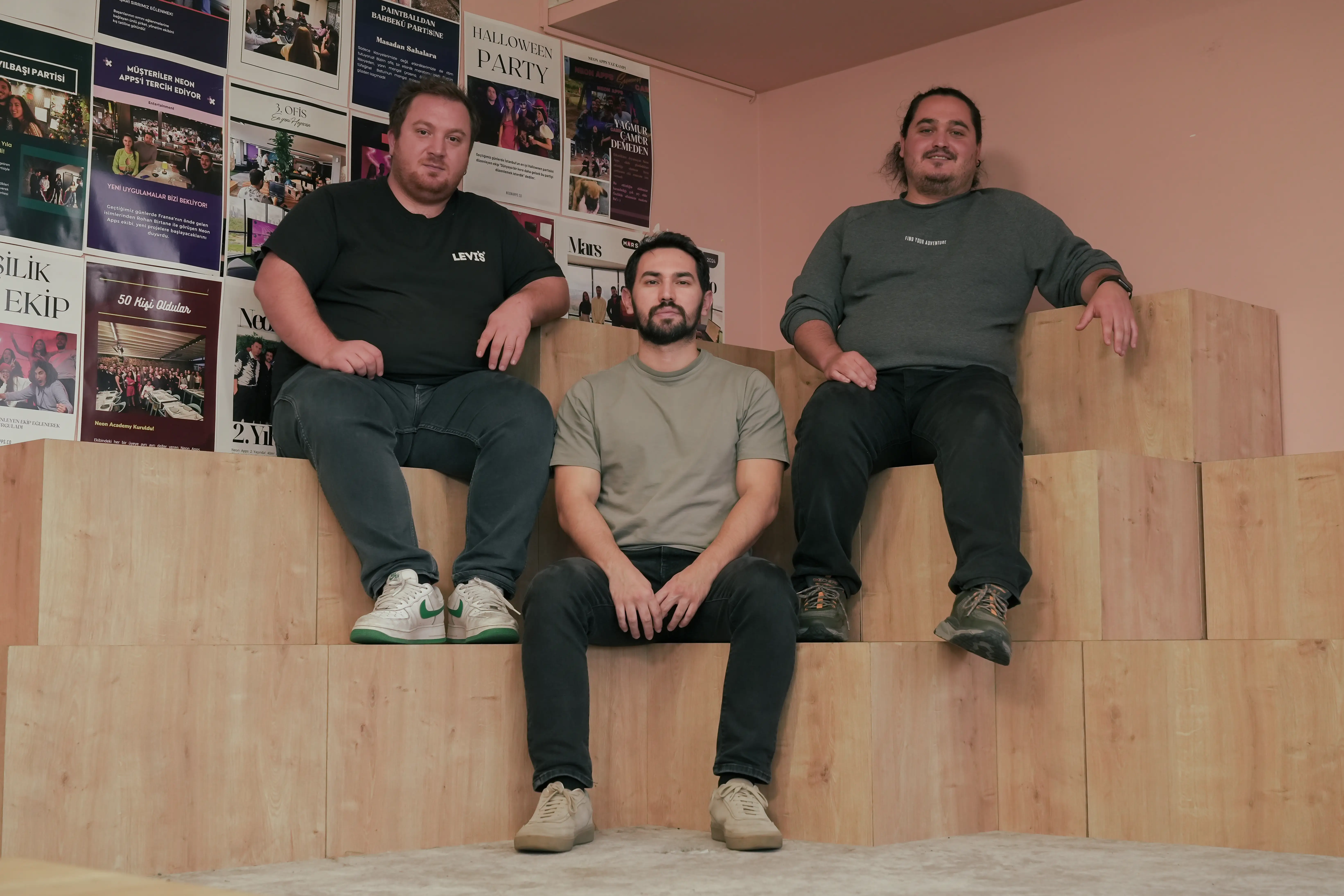 The Neon Apps iOS team consists of experts who build high-performance, reliable, and scalable mobile apps for your product.