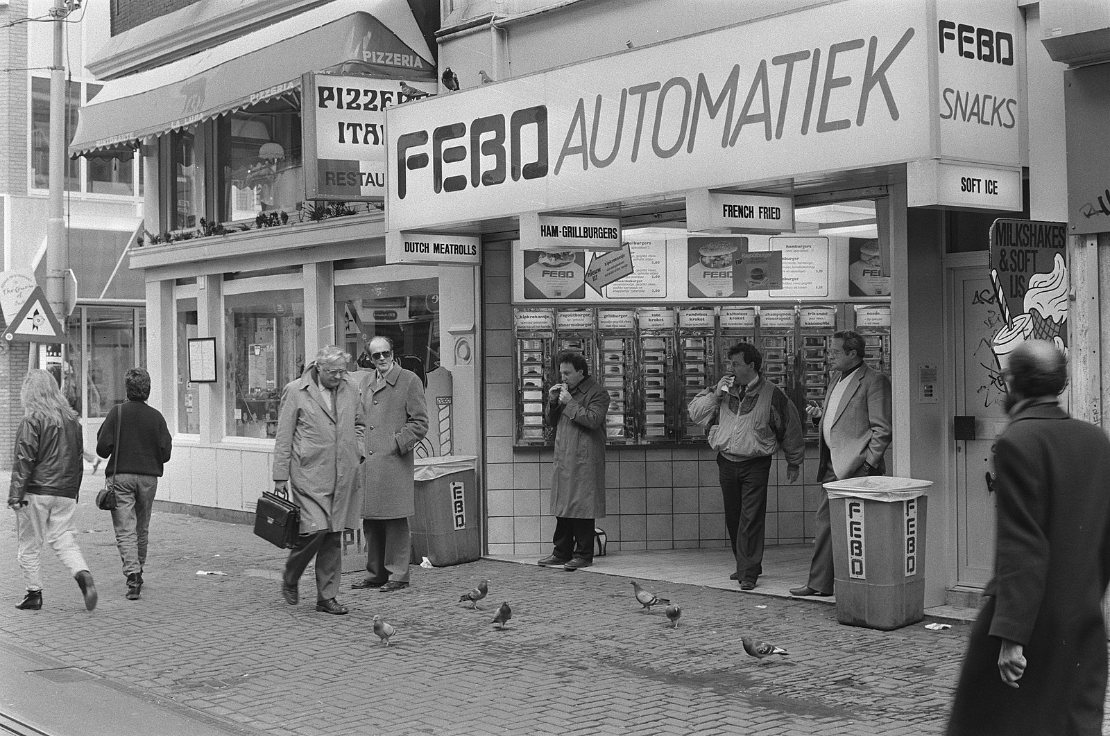 Vooraanzicht van een van de eerste FEBO Automatiek in Nederland