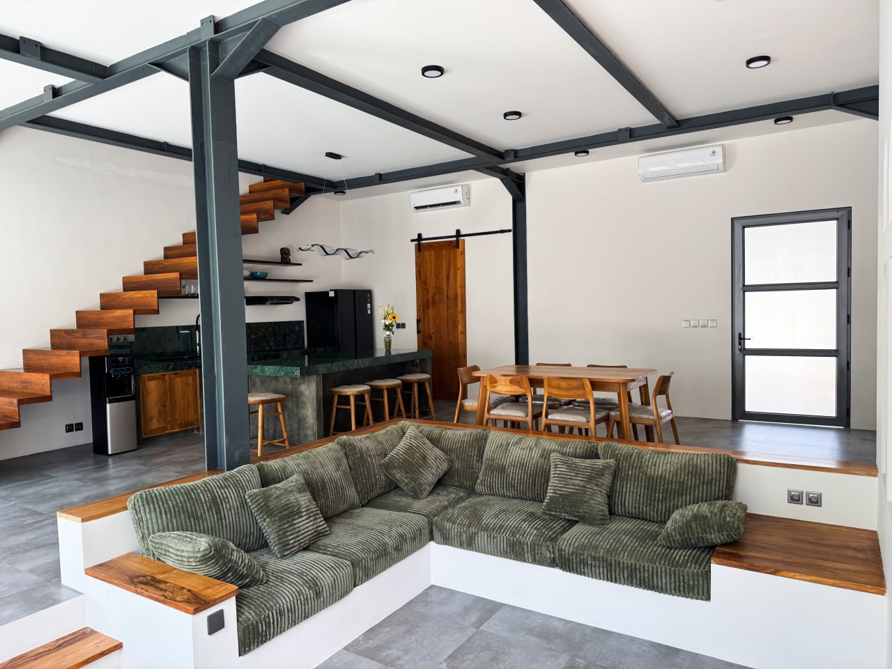 Современная вилла с 3 спальнями в тихой зеленой части Унгасана, Букит