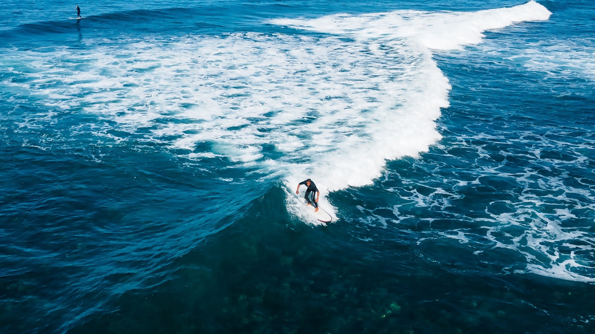 Surfing in Madeira with AroundFreedom