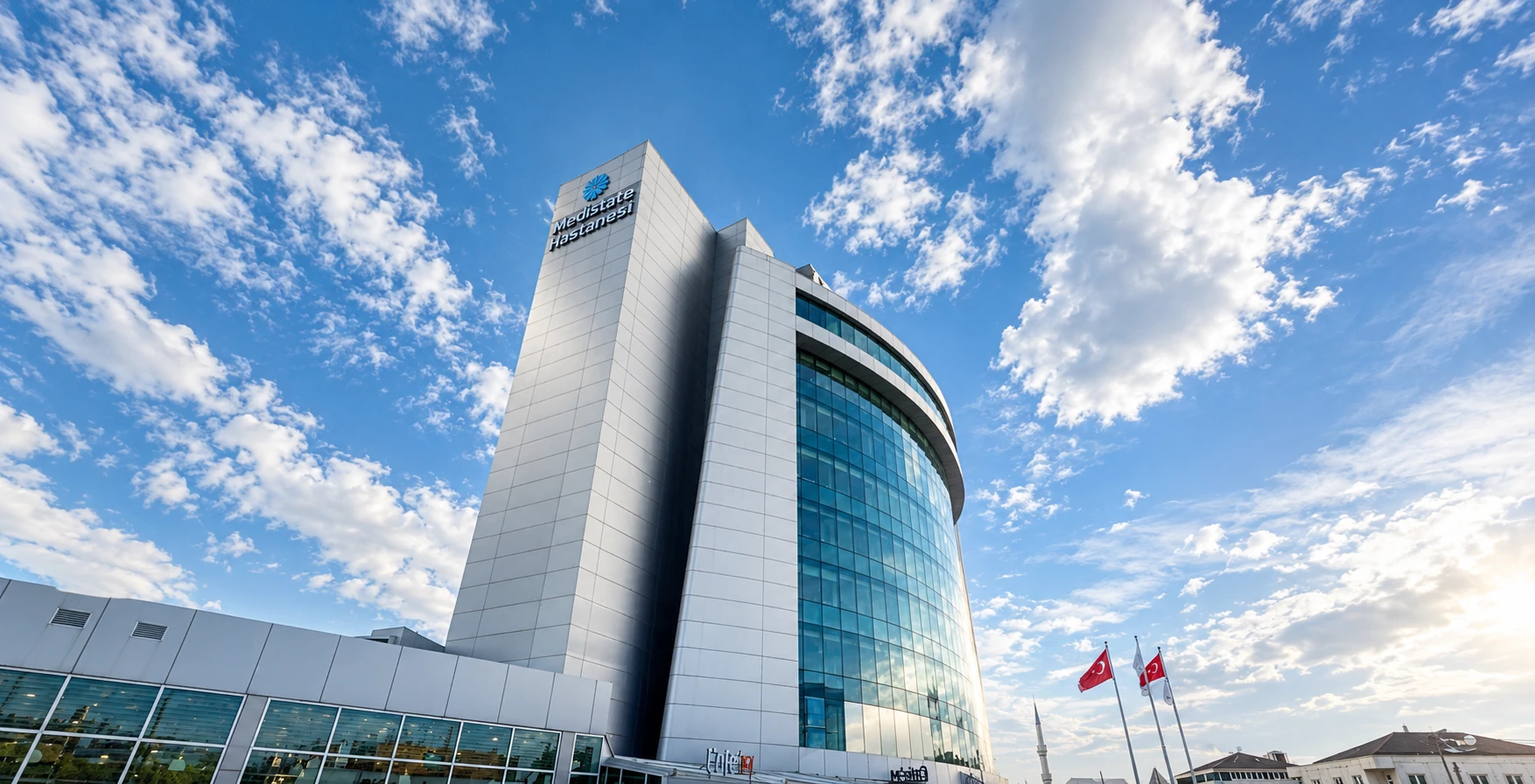 Vue extérieure de l'hôpital moderne Medistate à Istanbul