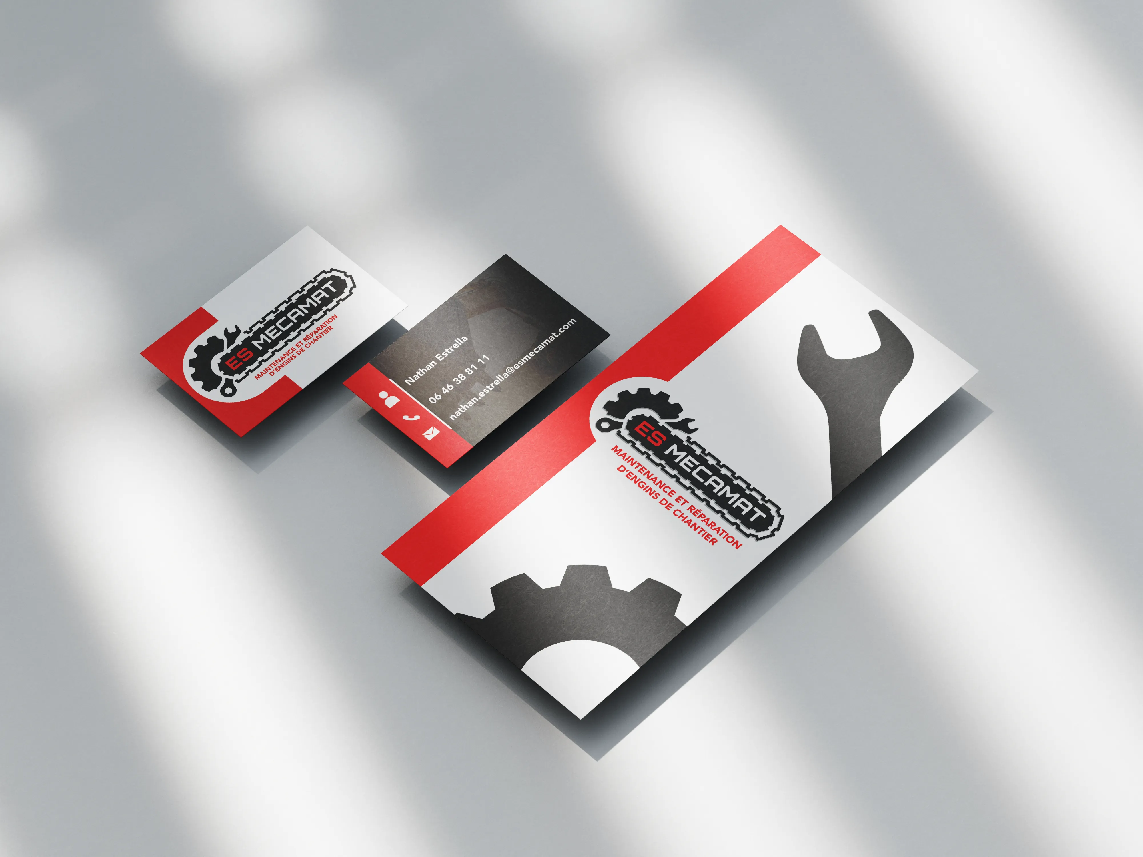 Mockup de la brochure et de la carte de visite recto-verso réalisées pour ES MECAMAT.