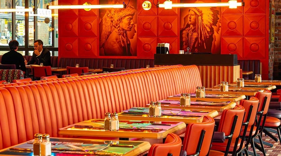 restaurant vu de l'intérieur de indiana café