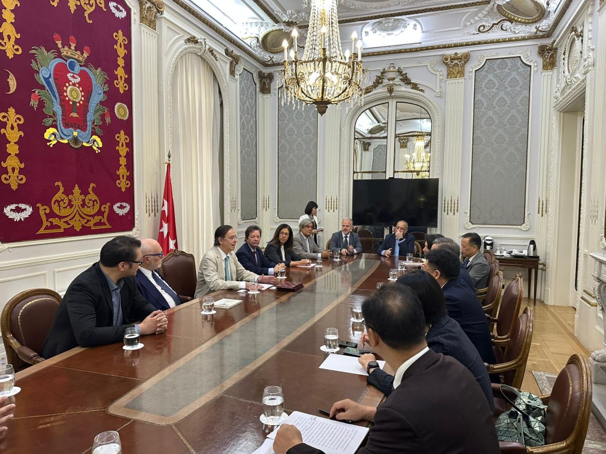 delegacion-del-Alto-Tribunal-Popular-de-Shanghai-4