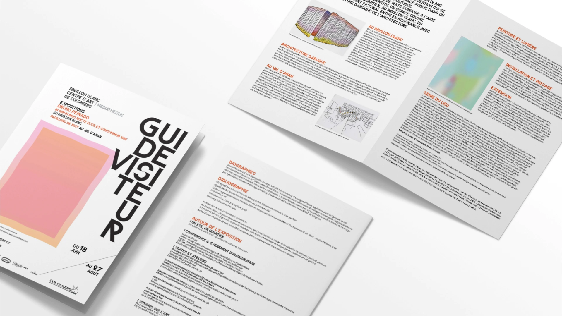 Vue complète des 4 volets du guide visiteur exposition Bruno Peinado — couverture et pages intérieures dépliées, conception éditoriale et mise en page pour la Médiathèque Pavillon Blanc de Colomiers, Tartelette Concept