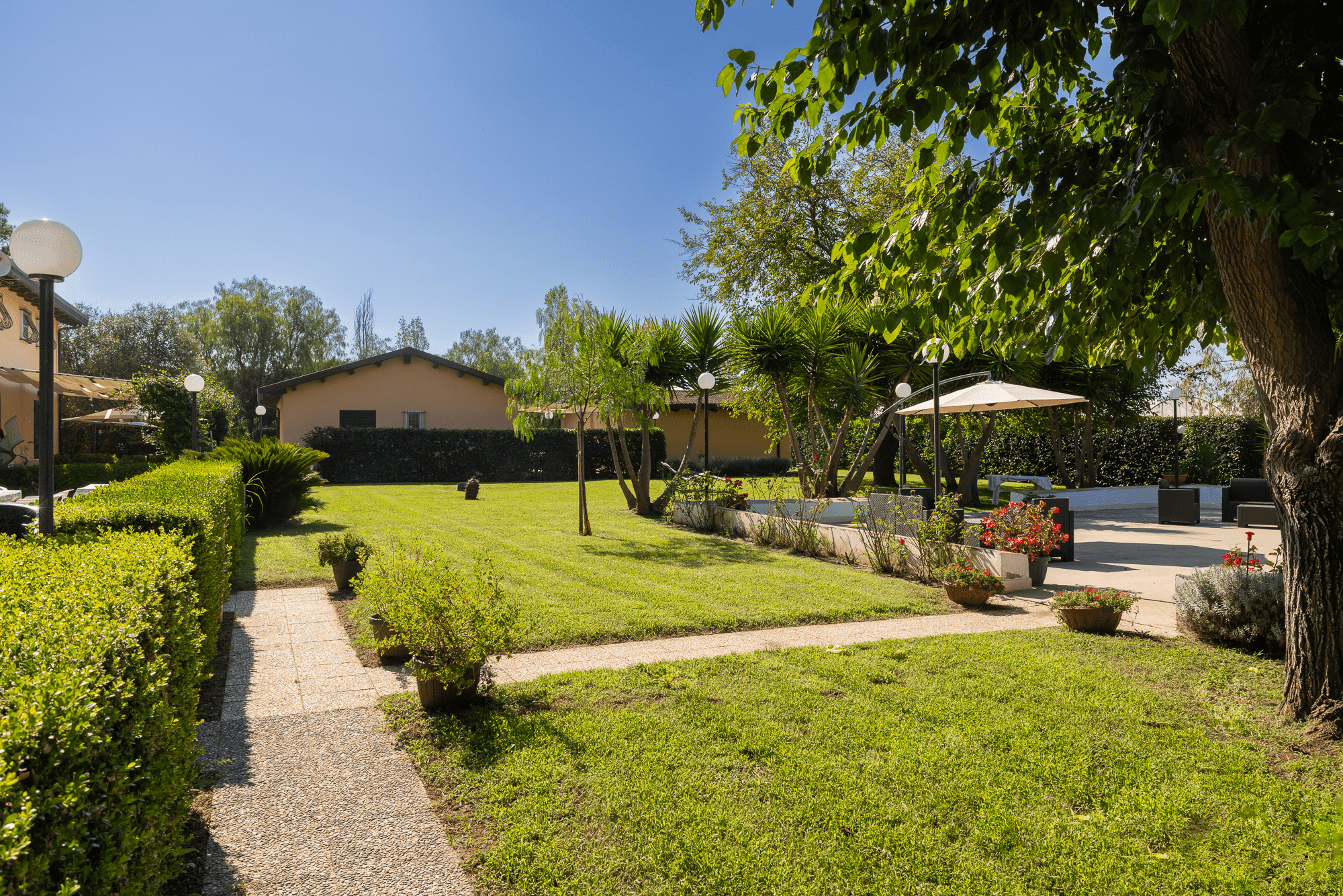 Uno scorcio del giardino di Zefiro