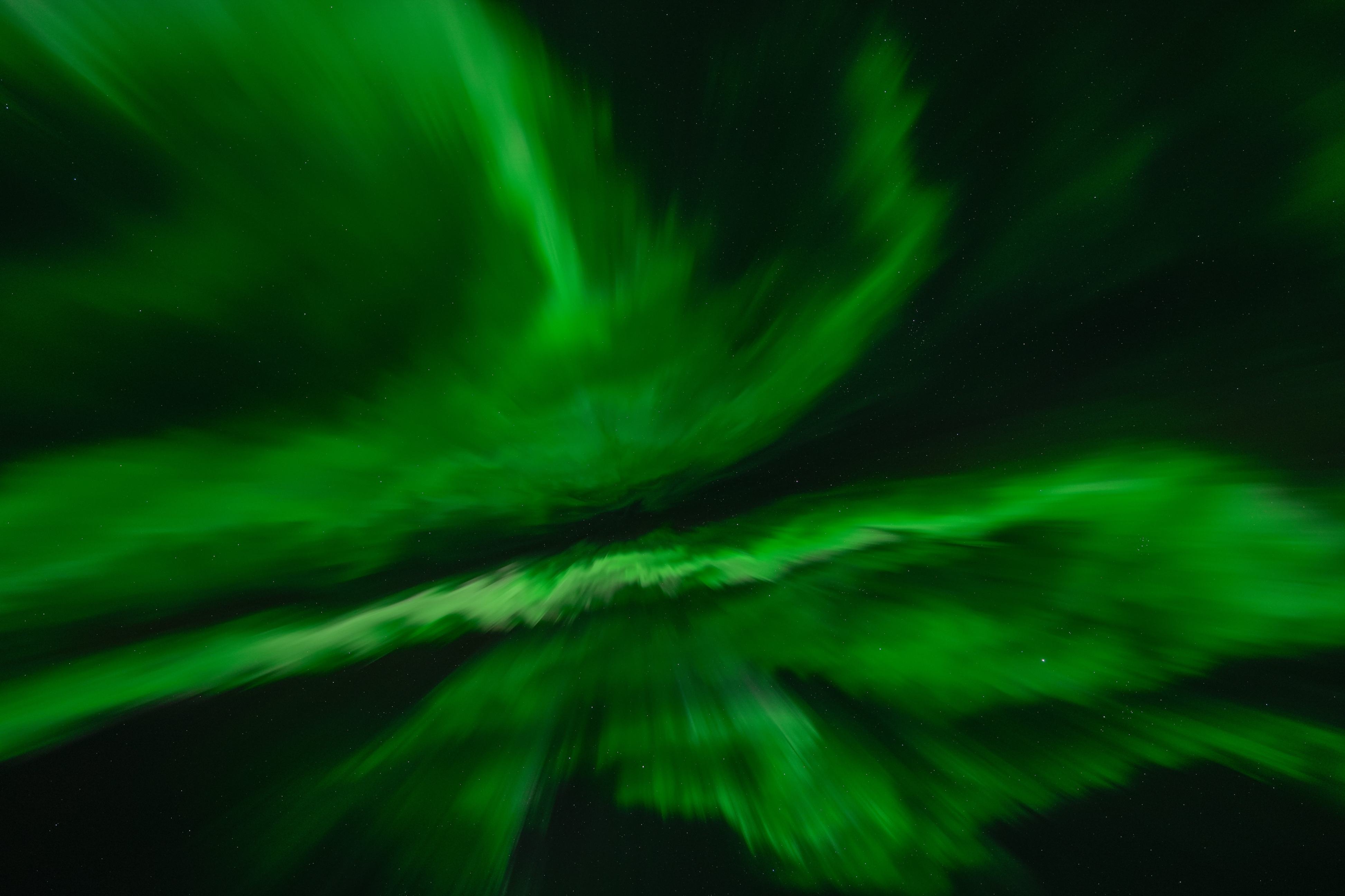 Northern Lights tour photography from Aurora Experts in Iceland, featuring guests beneath the aurora, winter landscapes, and vivid skies over remote Icelandic locations.
