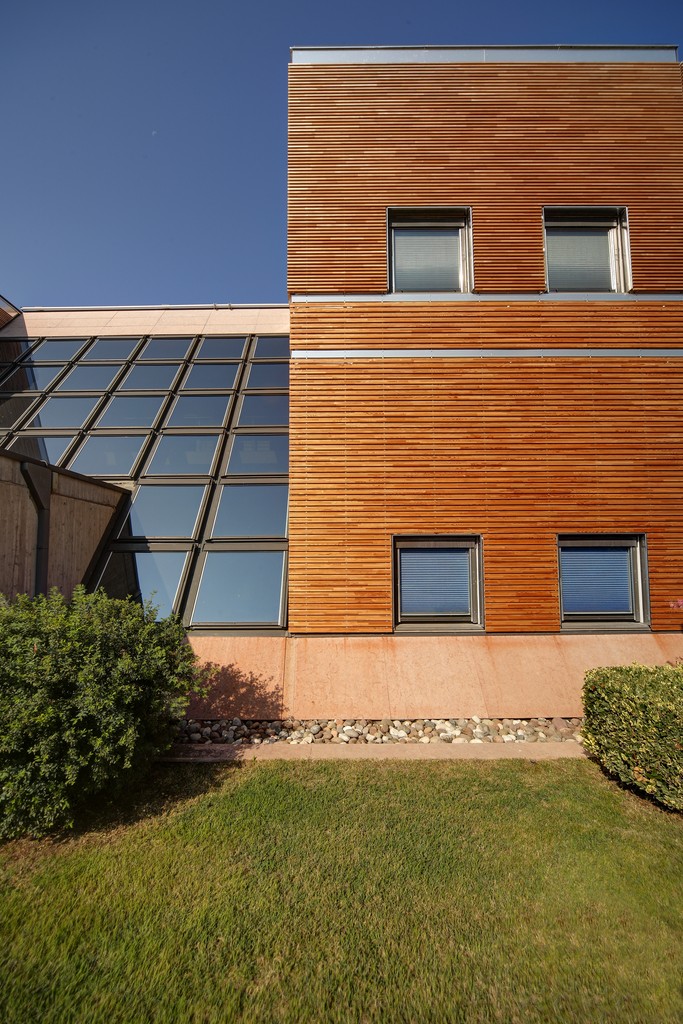 Facciata-in-legno-uffici-velux-verona (Colognola Ai Colli - VR) Galimberti-IMG_1155.jpg