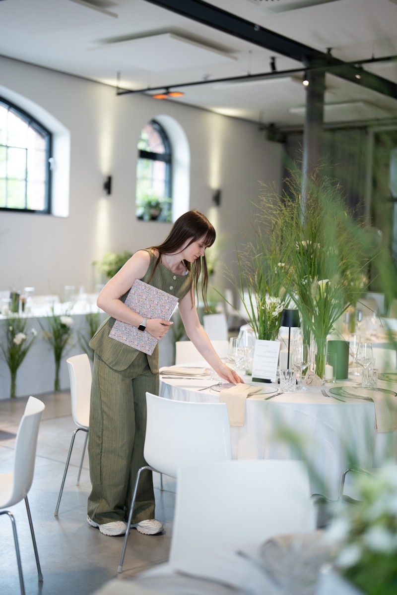 Wedding with Emily bei einer Hochzeit.