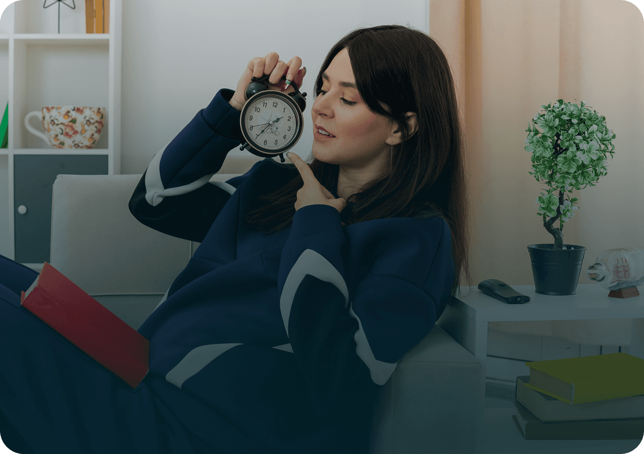 People training together with weight lifting