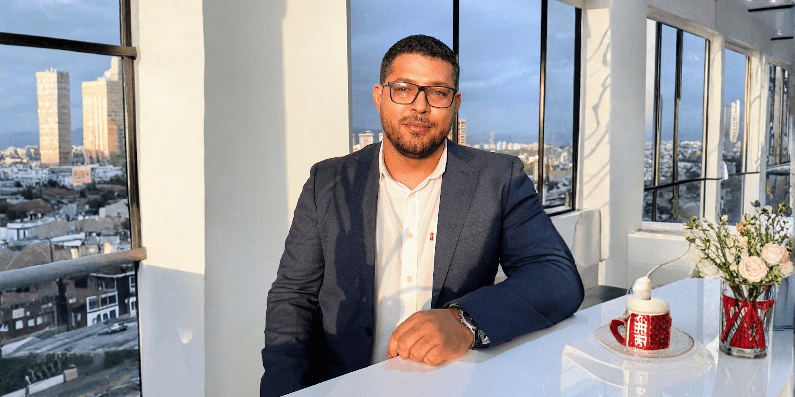 "Keinier Caboverde, CEO of Betabox Technologies, leading digital transformation in Latin America with AI and cloud solutions."