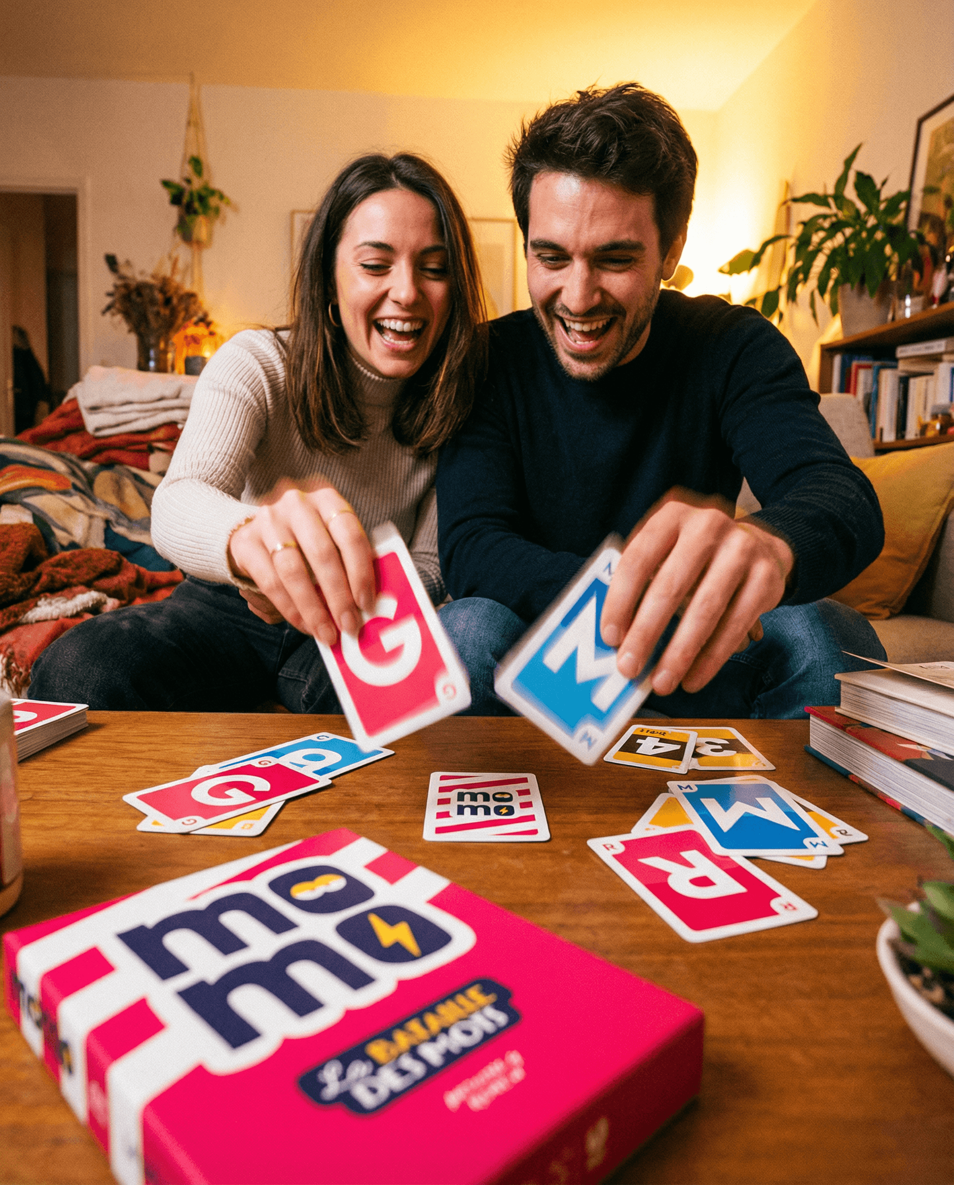 Un couple qui joue à Momo
