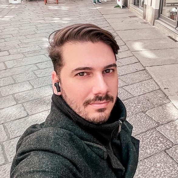Goran Babarogic Product UX Designer