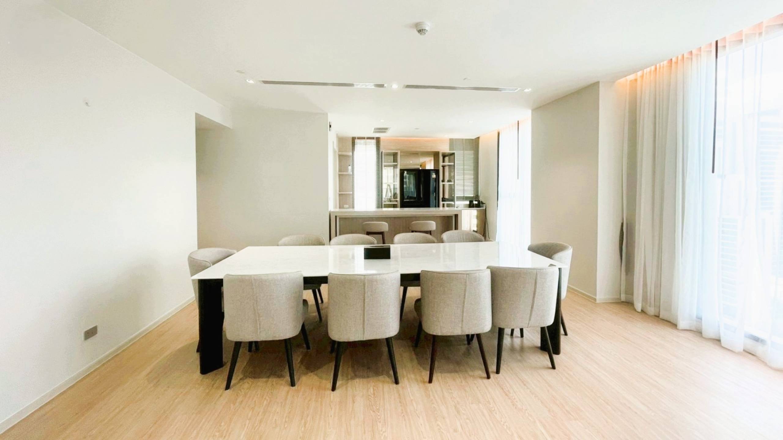 Executive Apartments Pet-Friendly Penthouse 1 2