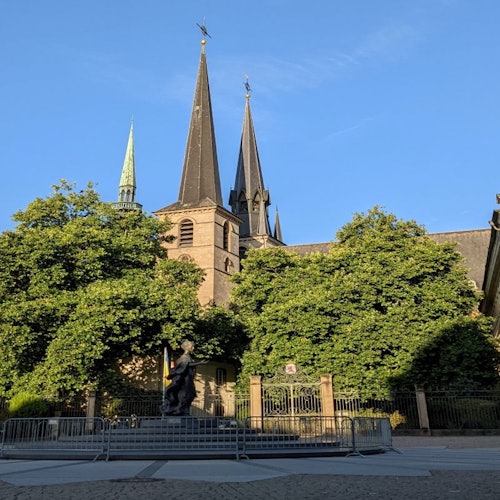 Clairefontaine square, near the Cathedral.