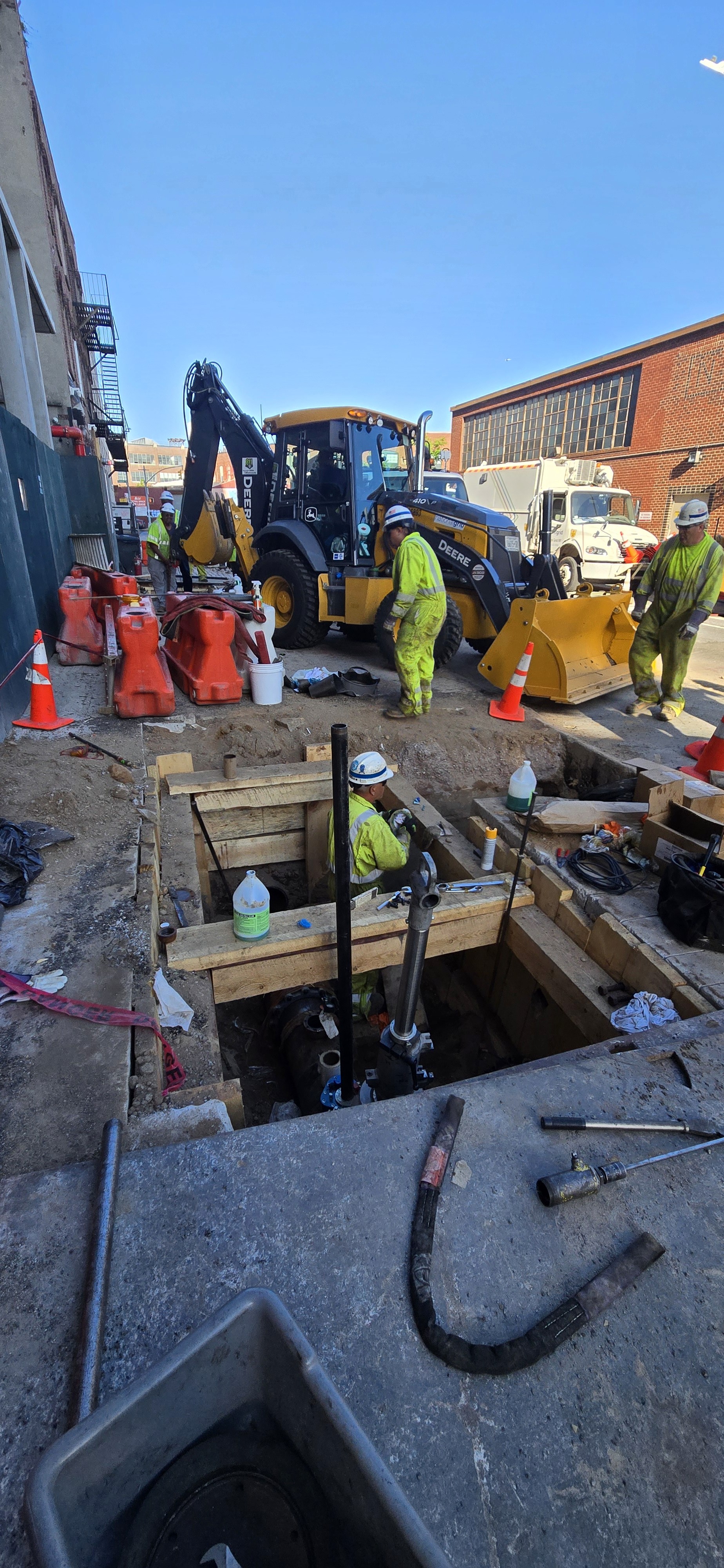 new-york,-nyc,-usa,-hudson-yards,-skyscraper,-road,-dusk,-reflection,-window,-ar - patricklfc93 (pixabay)