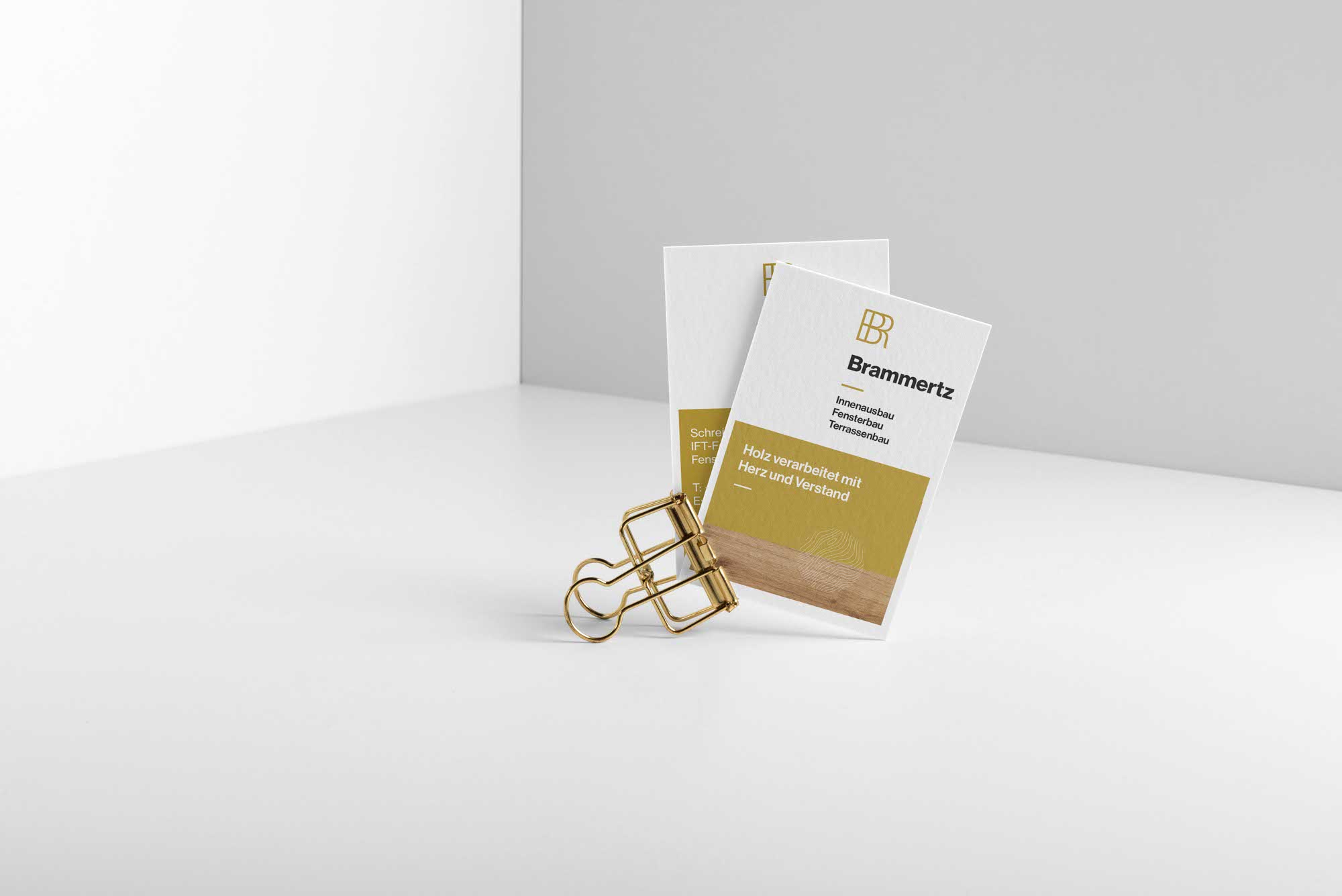 Visitenkarten und Briefpapier der Tischlerei Brammertz – natürliche Farben, klare Formen