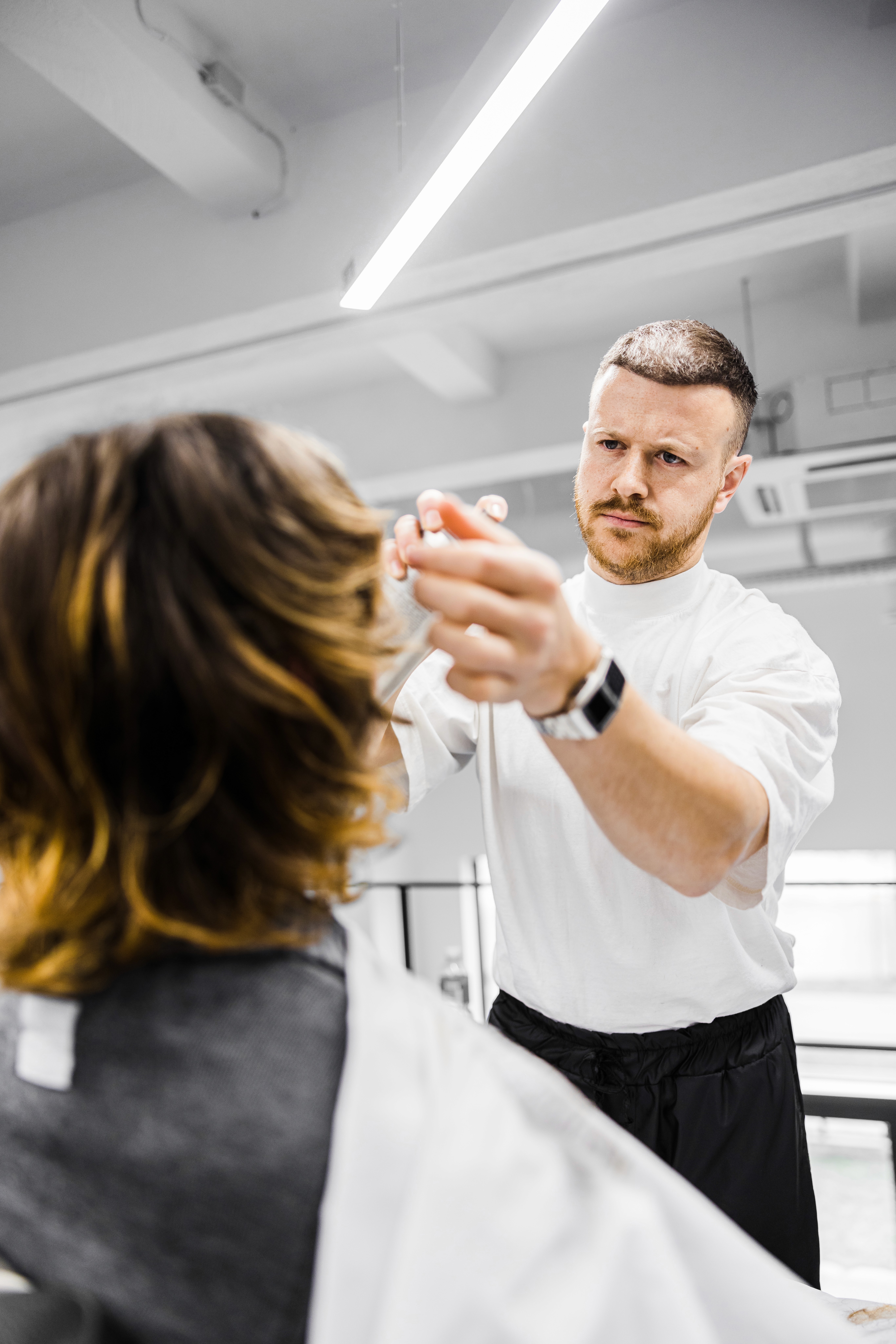 The Architecture of Confidence: Why a Technical Haircut is Your Best Business Asset in Dubai