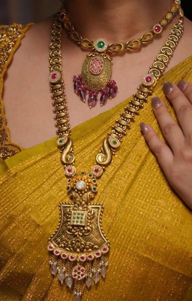 Woman wearing a Necklace