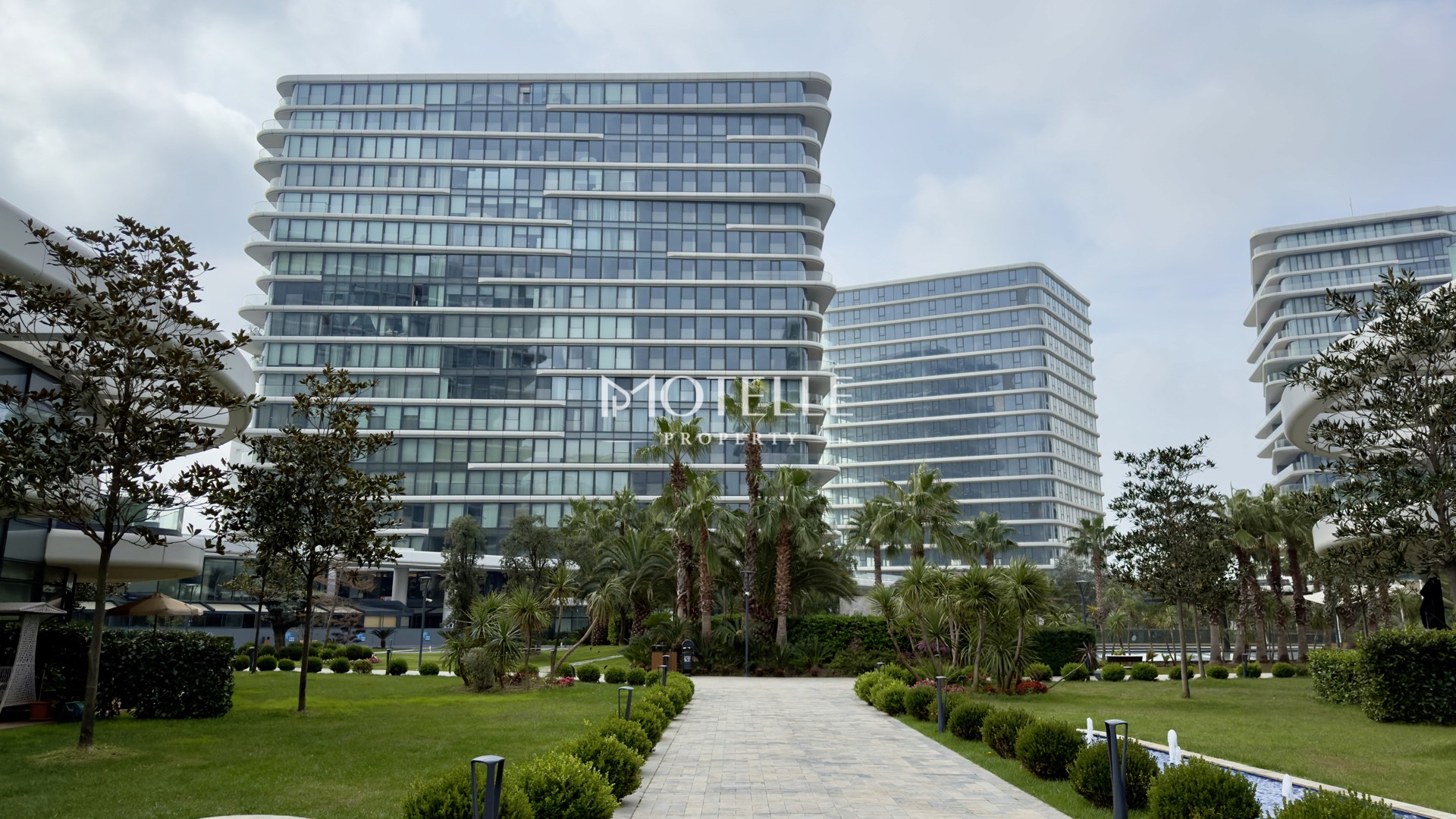 Yedi Mavi waterfront residential development in Zeytinburnu