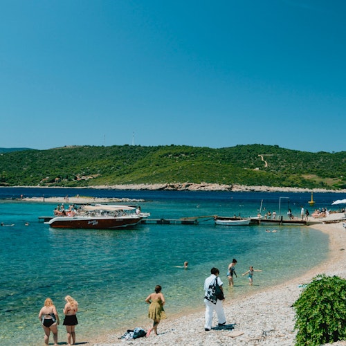 Budikovac-øyas Blå lagune-strand
