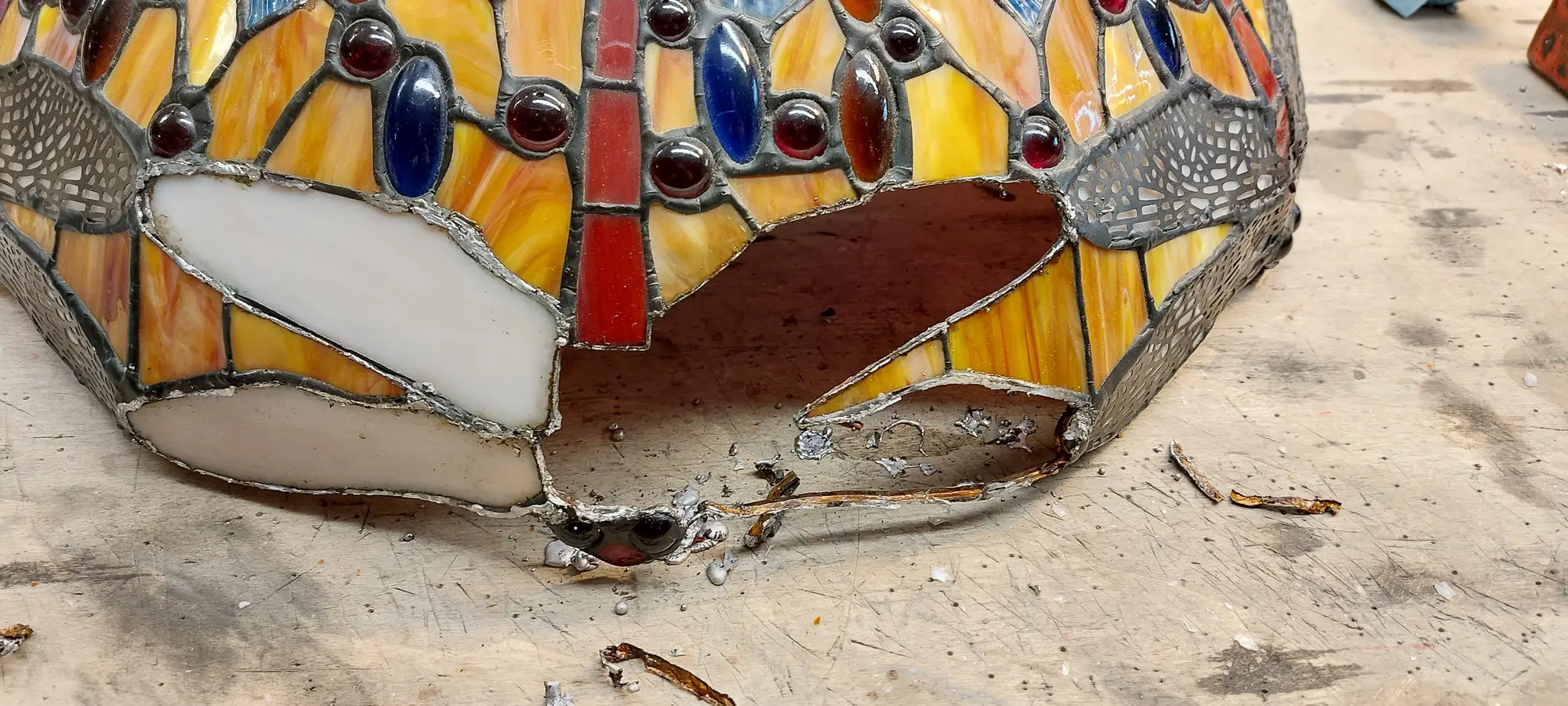 Tiffany lamp - gebroken glas werd volledig verwijderd
