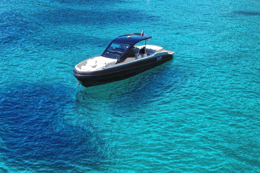 Yacht gallery image