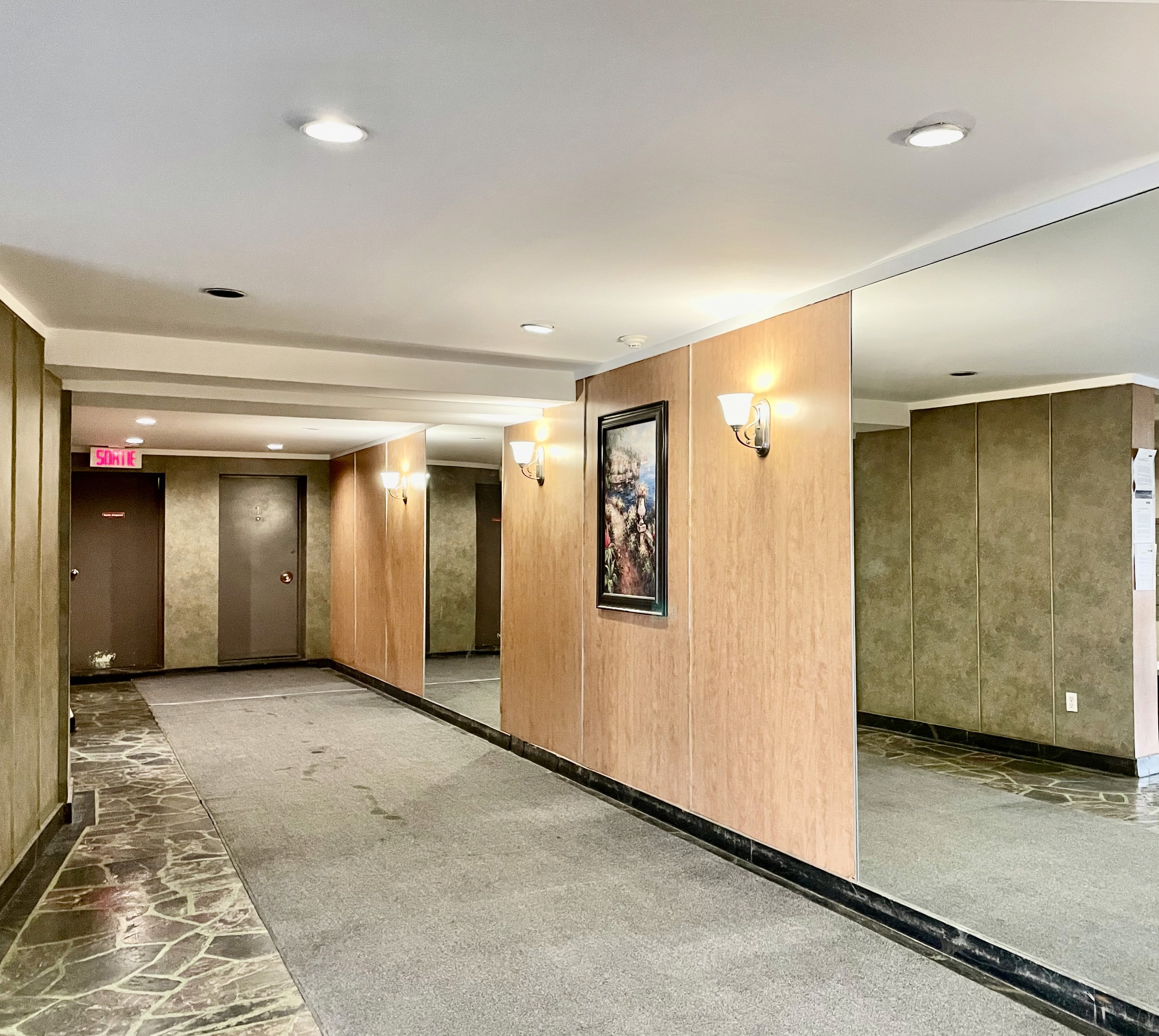 Stanford 6030 Lobby