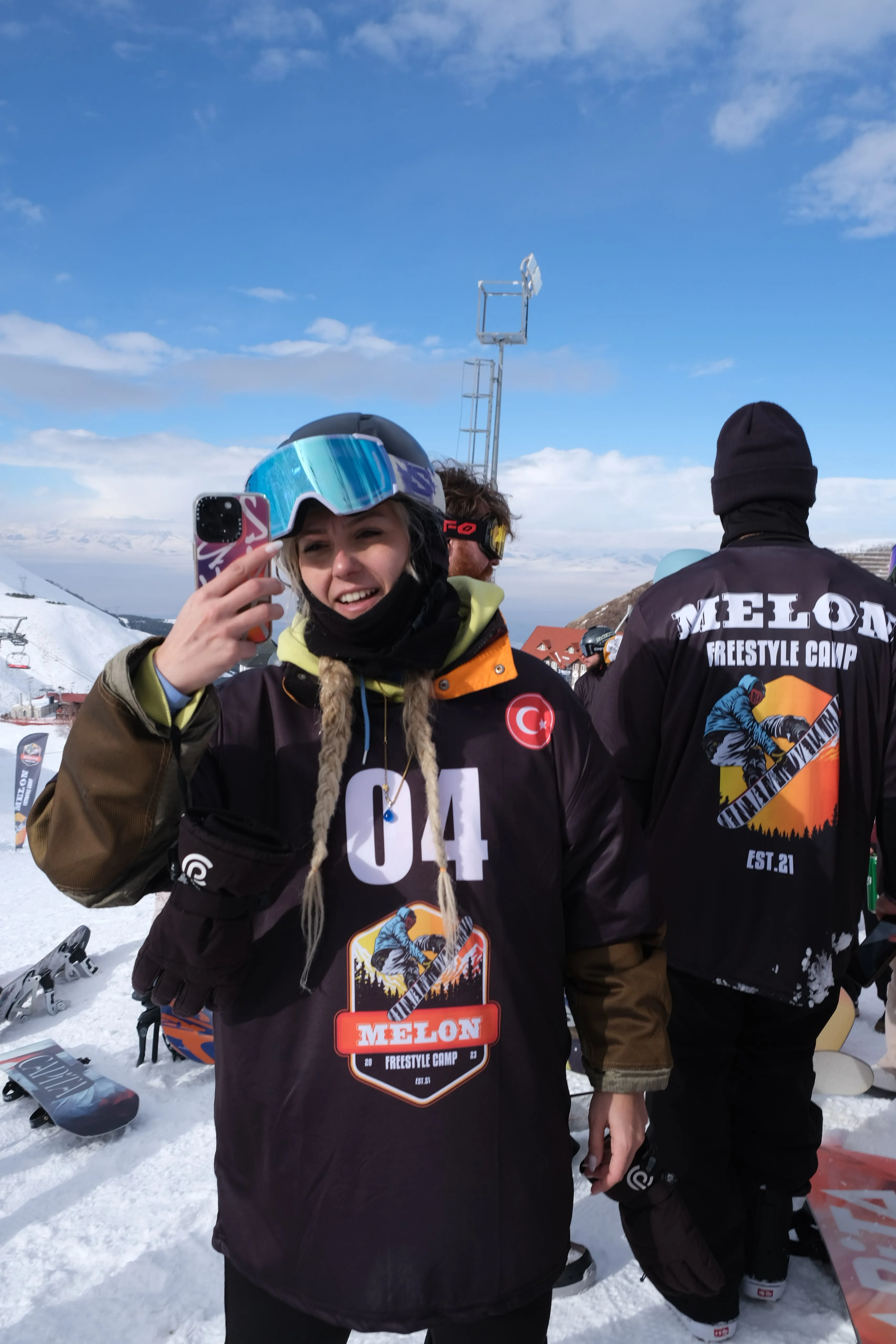 Melon Freestyle kış kampından bir kare