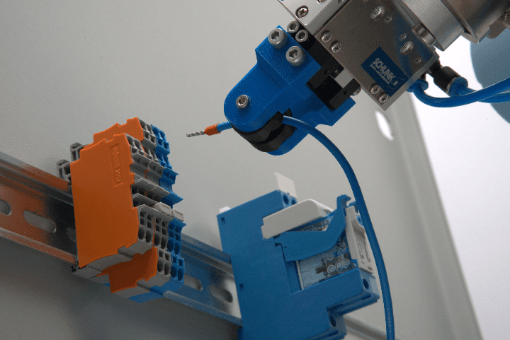 Standardized robot programming