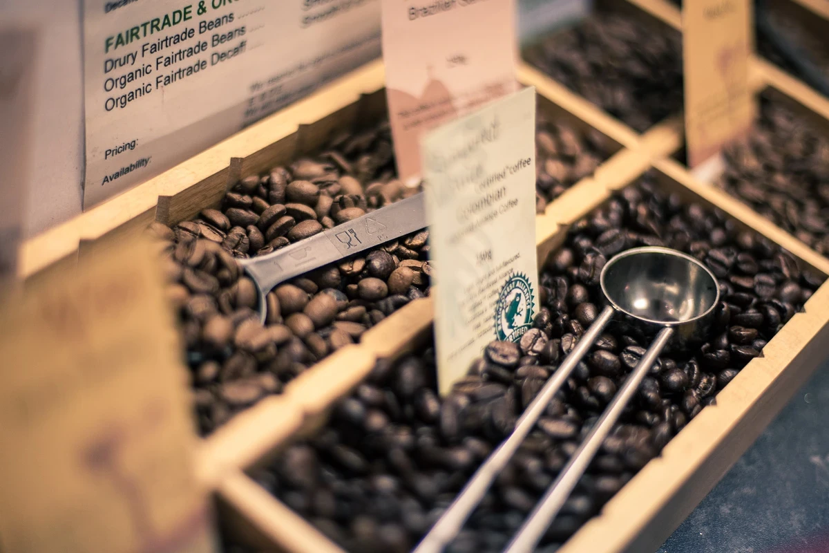 coffee boxes with spoons and descriptions in