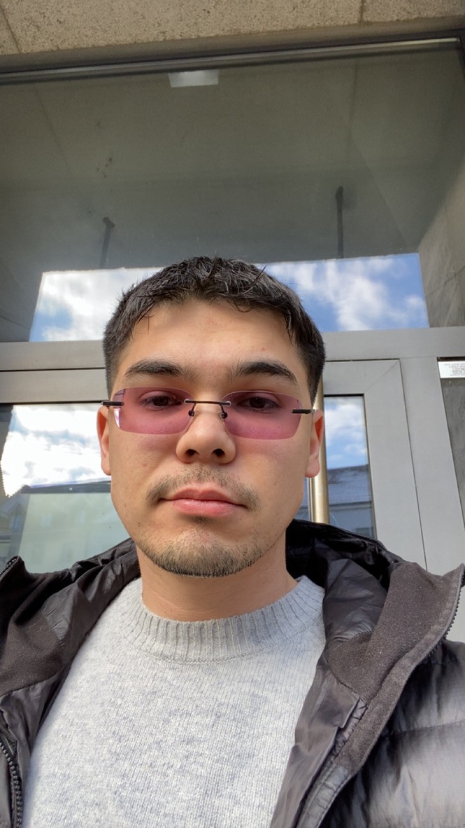 Profilfotografie von Tim Akihiro Heinrich, Gründer von zukunftsberatung