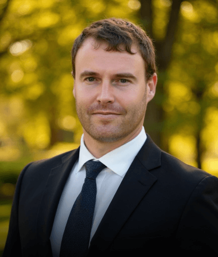 Dan Paikowsky AI Headshot