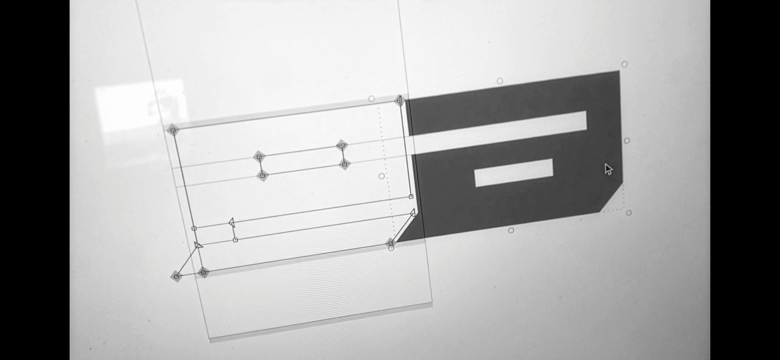 Geometric letter "e" and "a" put next to each other to show how their counters and hollowed spaces are equal and aligned.