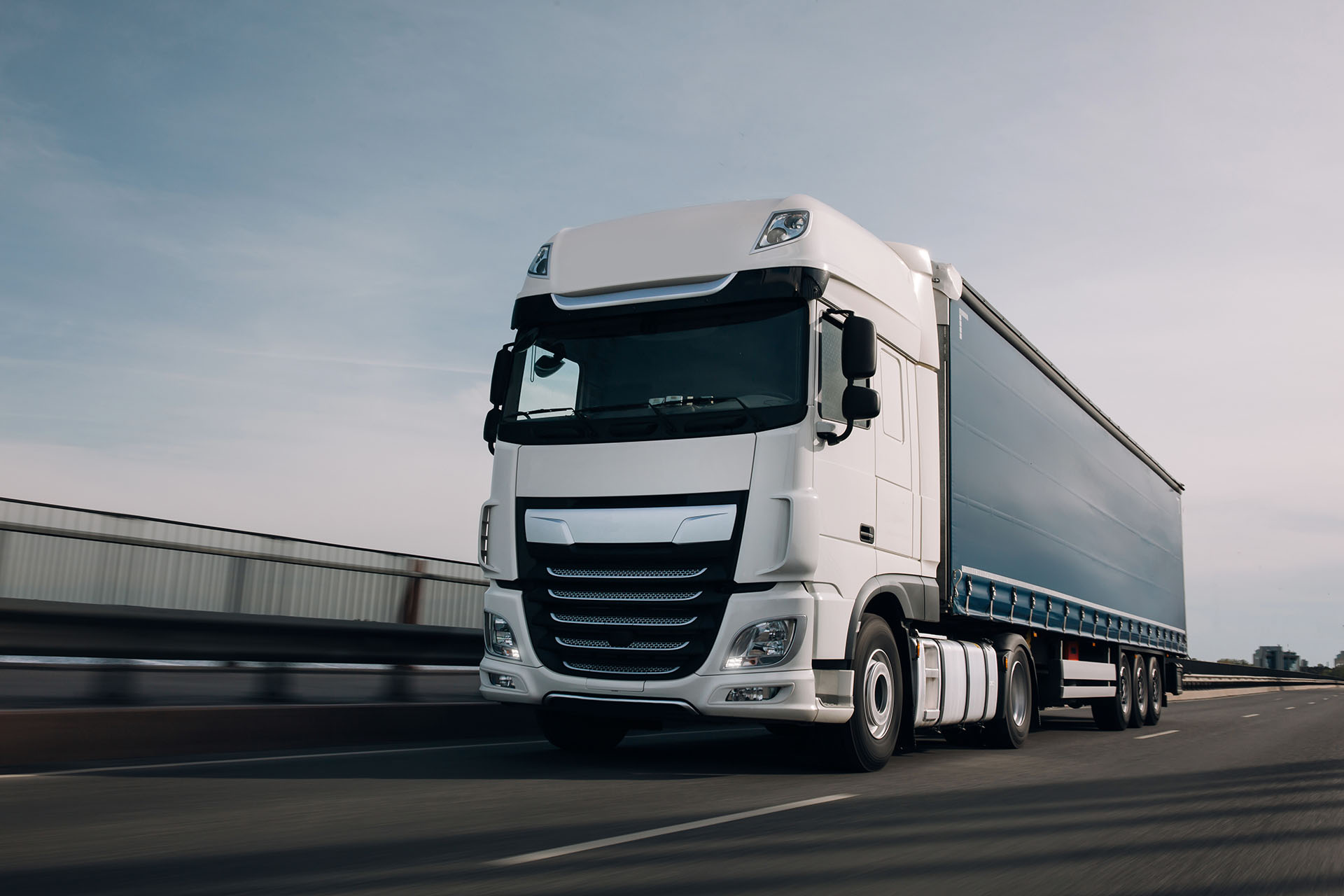 Truck auf einer Autobahn