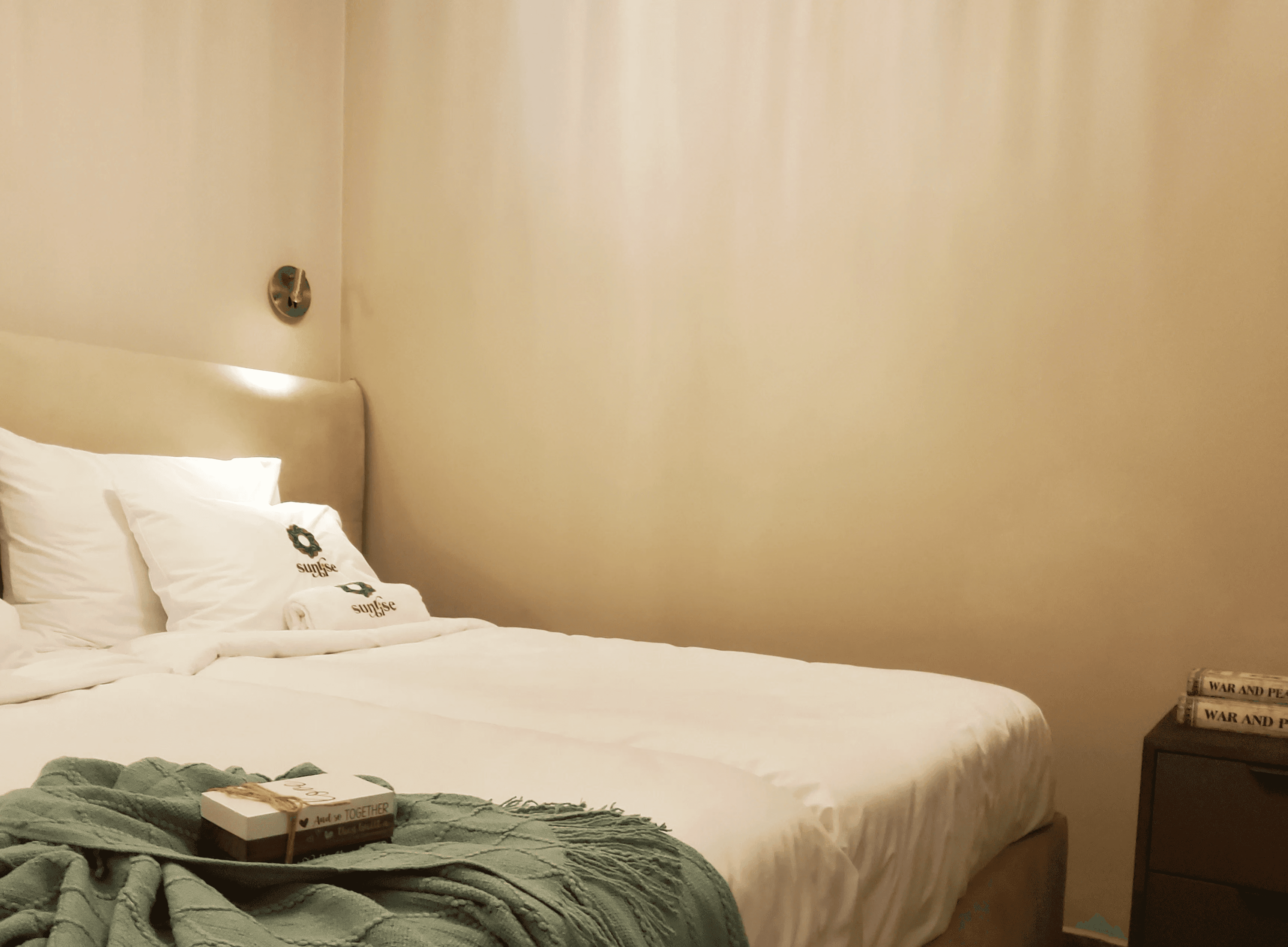 pink-petaled flowers