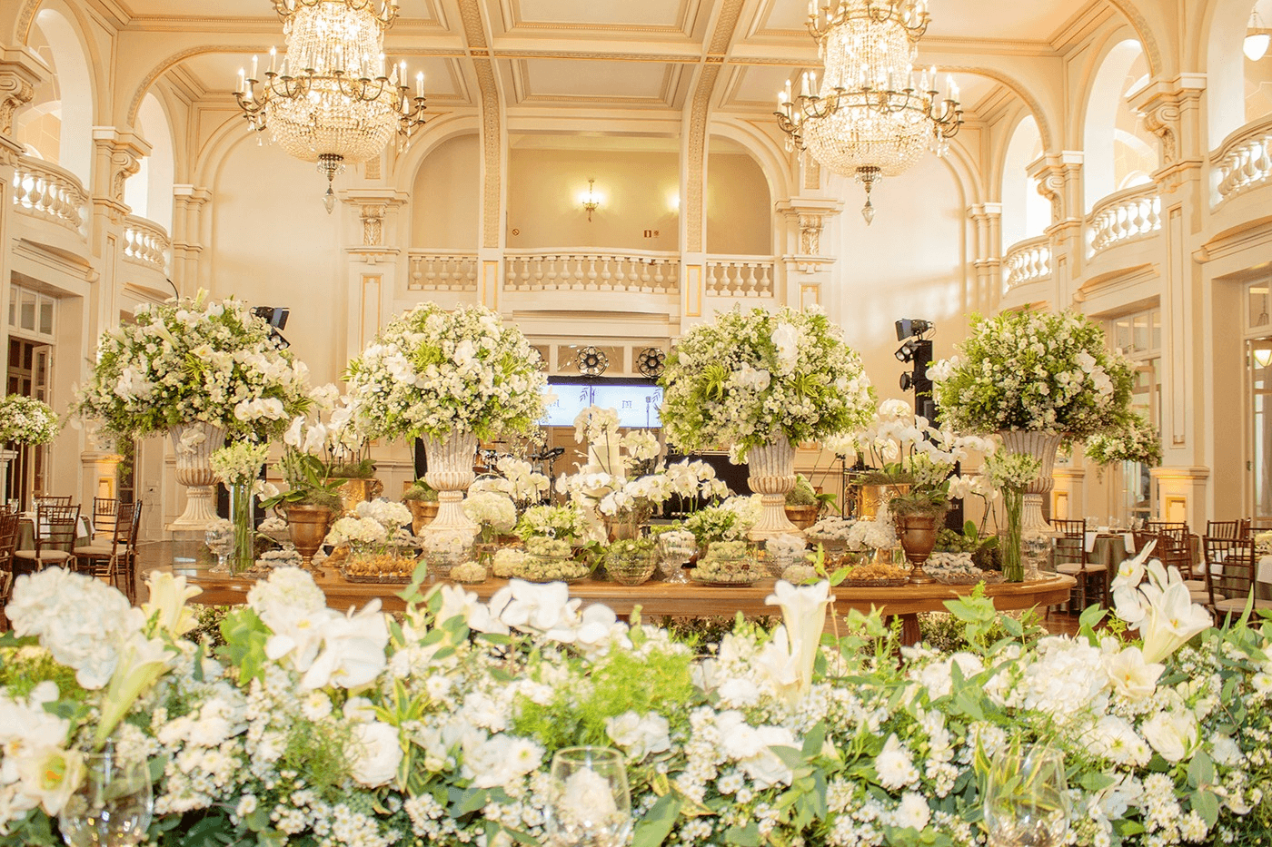 Buffet Simone Carvalho: Luxo em gastronomia para celebrações e eventos em Poços de Caldas.