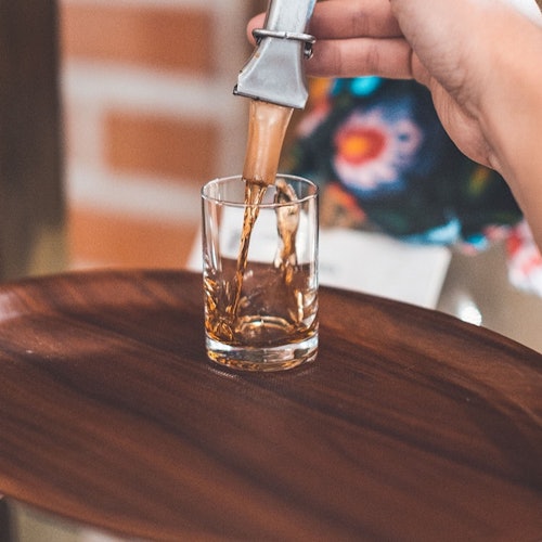 Ароматизированная водка, наливаемая из бутылки