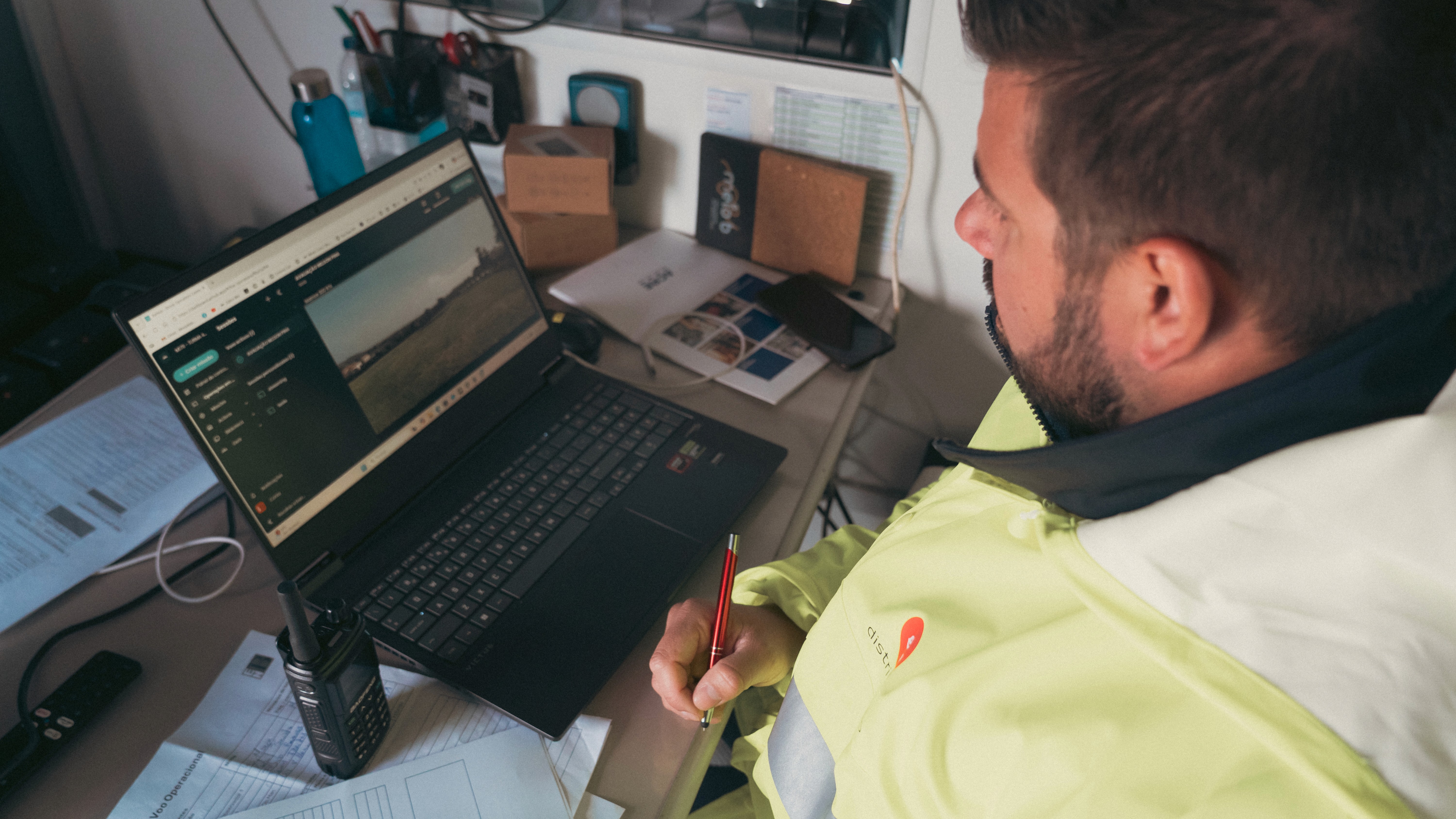 A search and rescue agent working with AirHub to get situational awareness