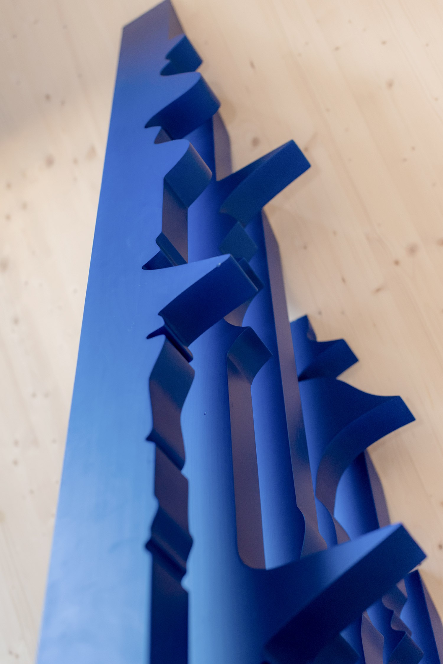 YKB-Ultramarine-staircase-wall-detail-jiri-krejcirik