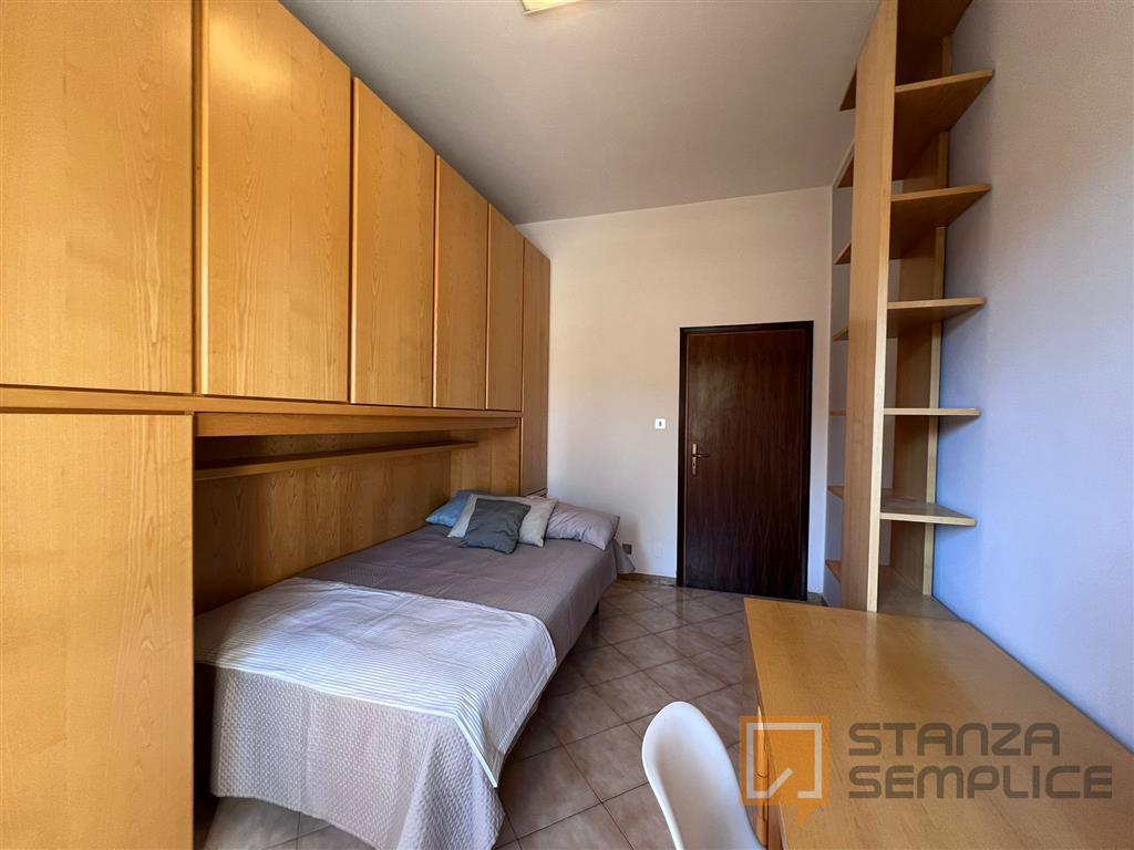 Stanza di 13 mq in Via Della Torretta, Bologna