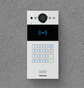 スマートロックとインターホンによる高級住宅のエントランスセキュリティ