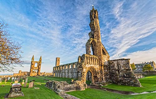 Blue skies lighting up the st andrews cathedral