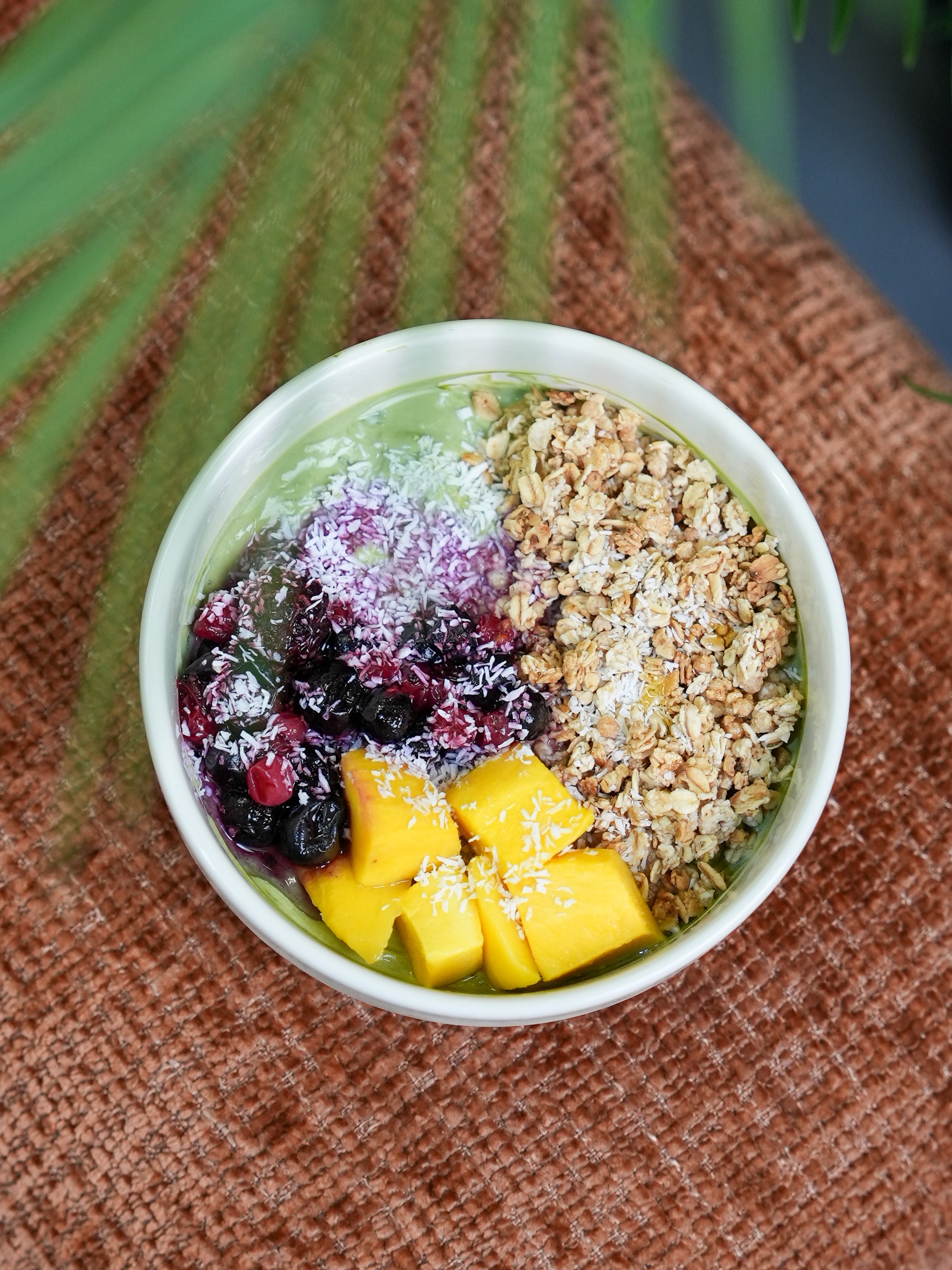 Grilled halloumi & quinoa bowl