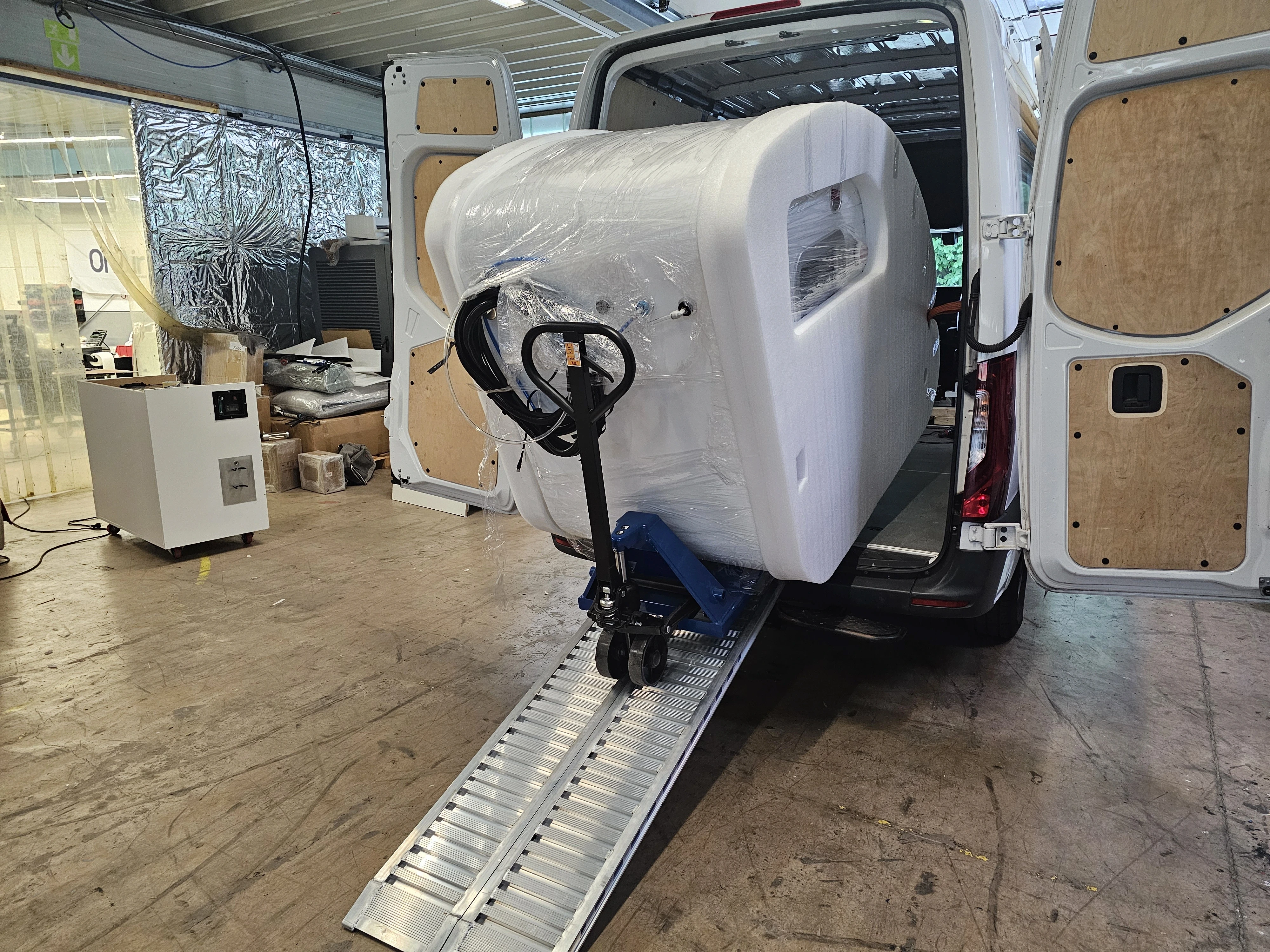 x4Oxygen HBOT Kammer bei AUslieferung