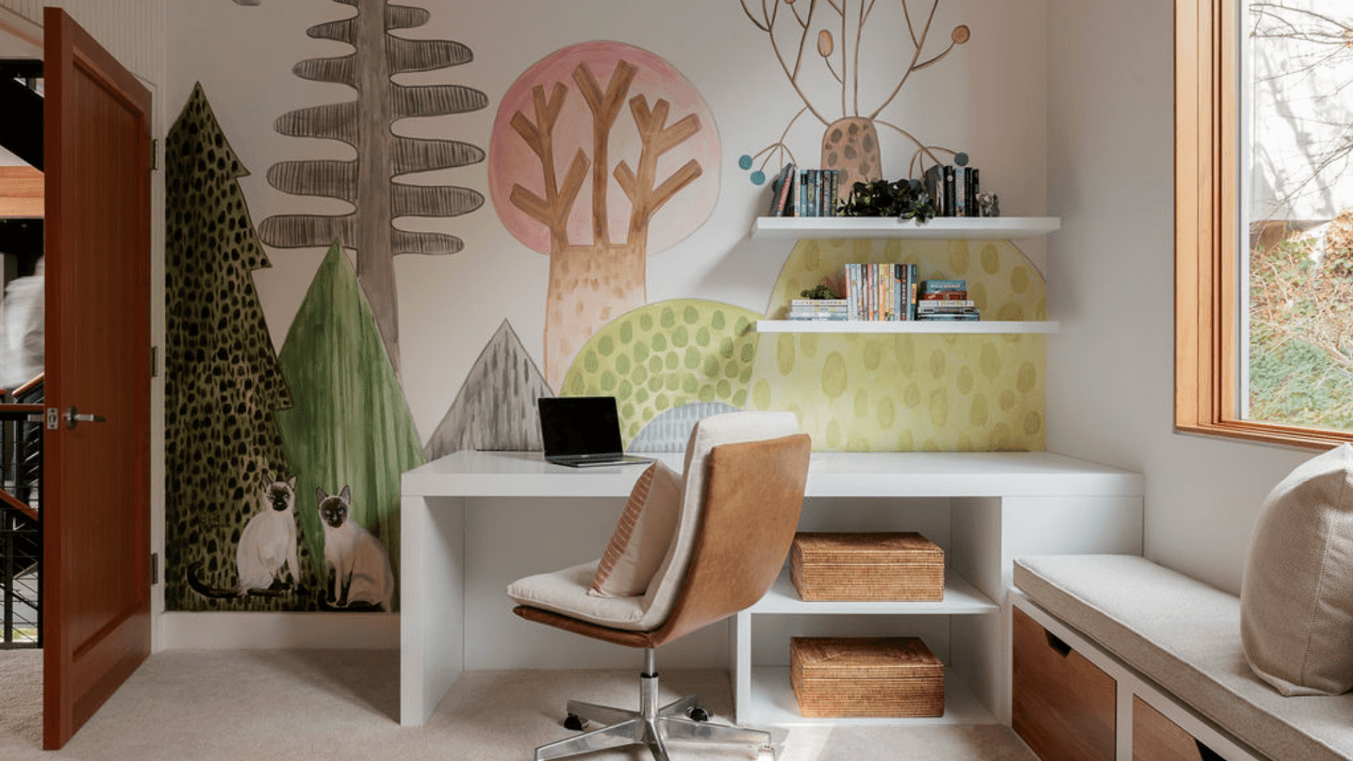 We’re so excited to share details from The Seattle House: Girls Bunkroom –– one of our favorite interior design + professional organizing projects in Seattle, Washington.