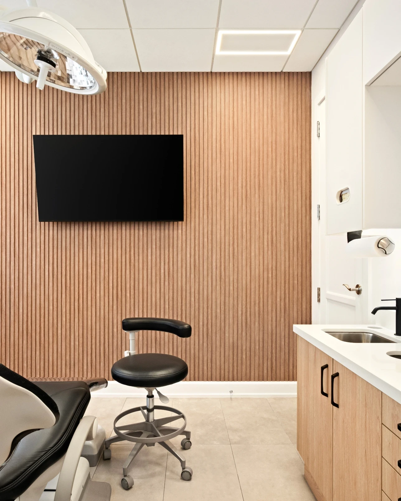 Dental waiting area at Sovrle Dental Clinic in North York, Ontario: the best dentist in North York, Ontario