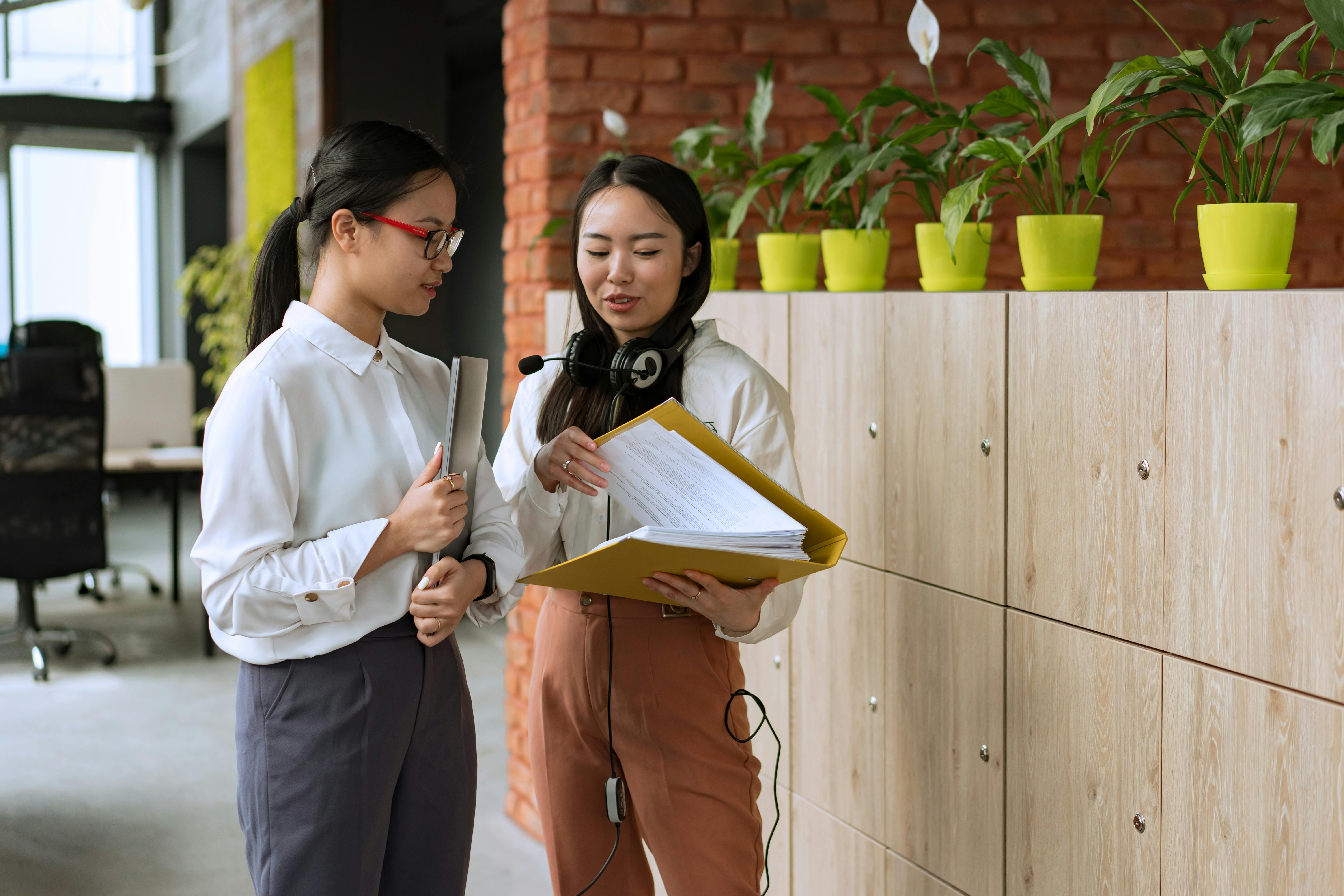 Pexels-Ilustrasi-Dilema-Si Paling Baik-Kantor-Working