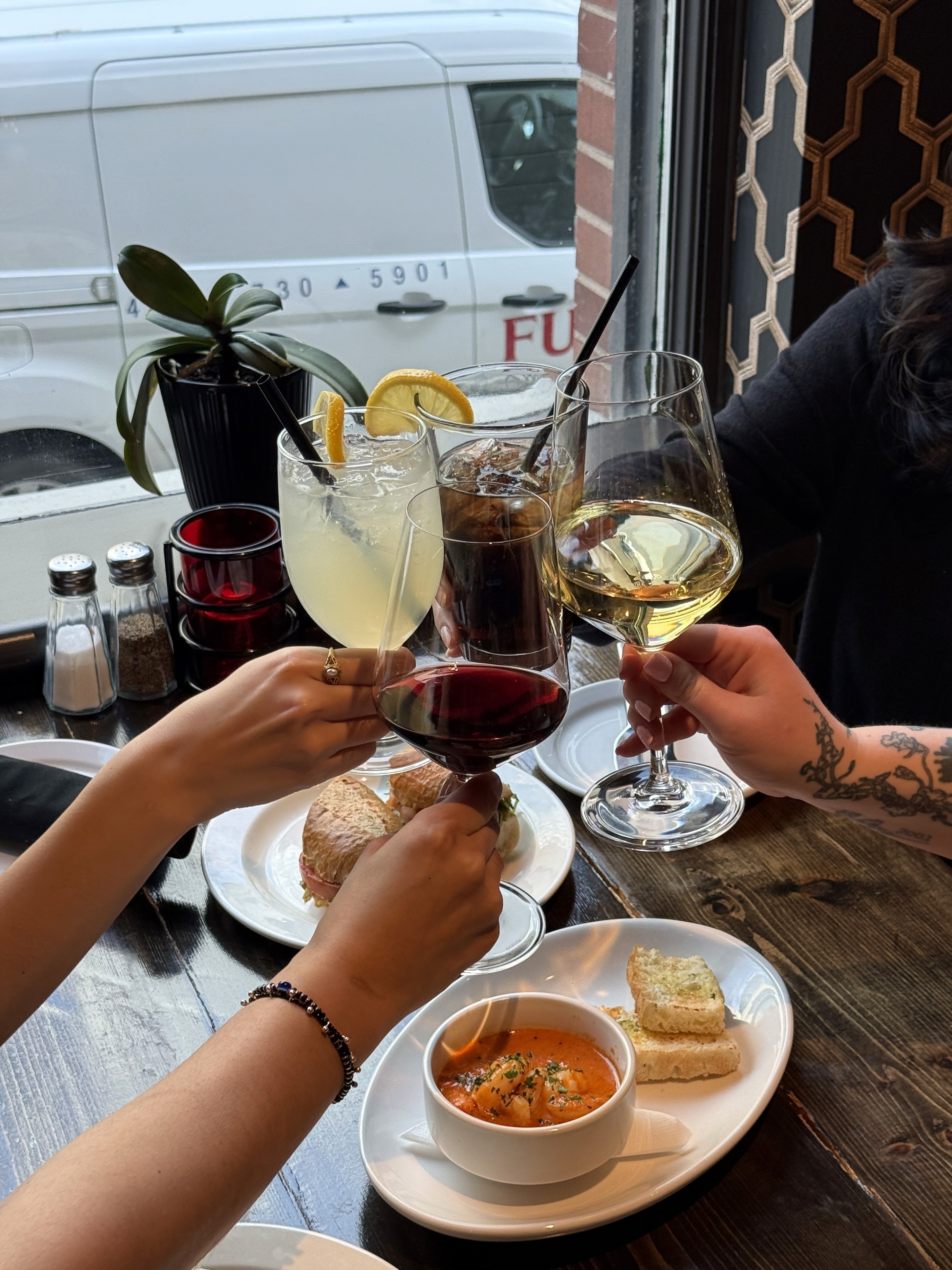 Romantic Valentine’s Day dinner for couples in Calgary