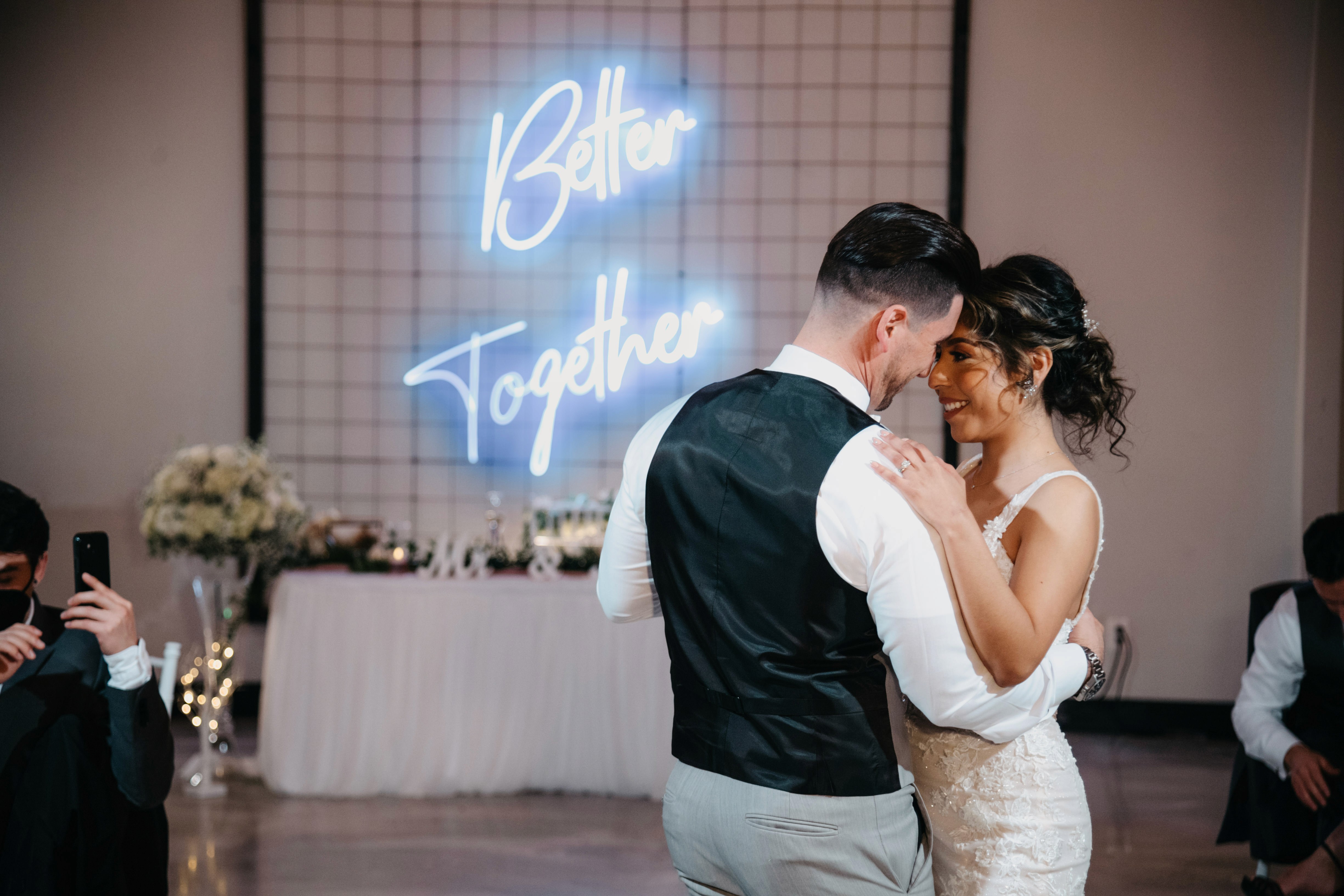 Elegant Las Vegas wedding photography for destination couples